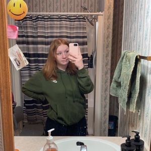 Meet your Posher, Chloe